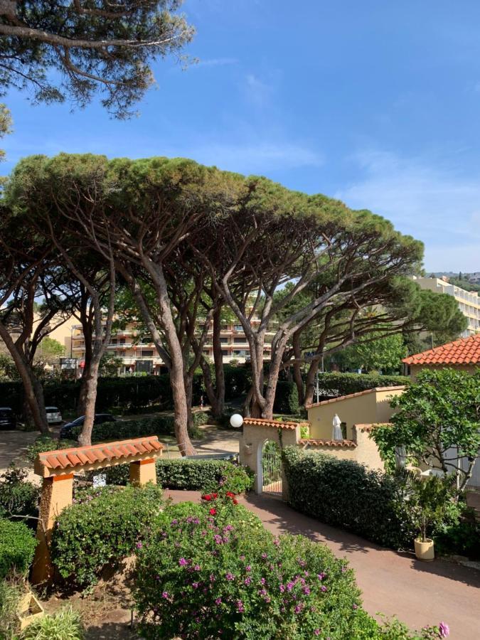 Hotel Beau Rivage Le Lavandou Exterior photo