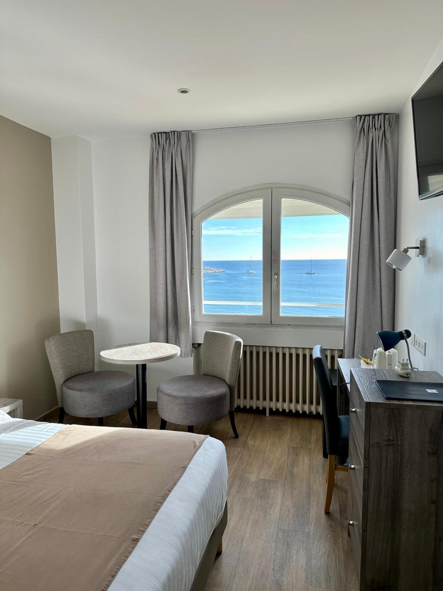 Hotel Beau Rivage Le Lavandou Exterior photo